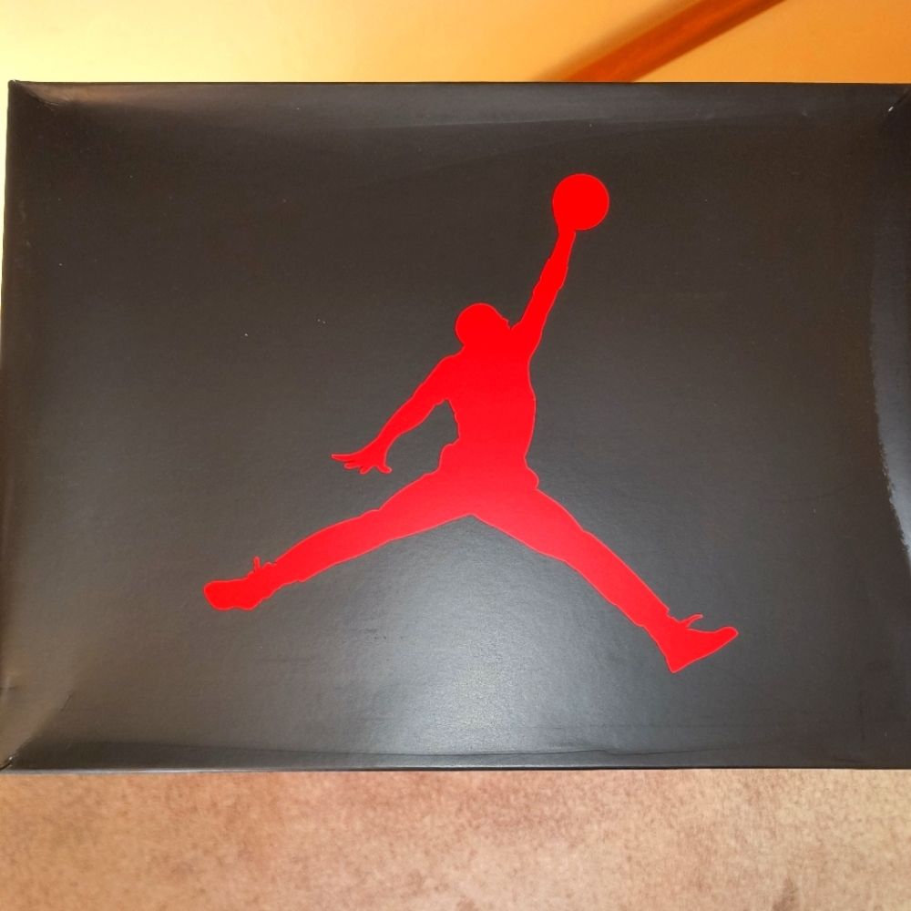 Air Jordan Retro 3 Box